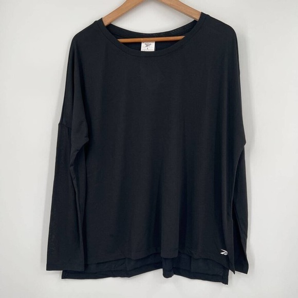 Reebok Tops - Reebok Womens Pullover Top T-Shirt Black Long Sleeve Workout Supremium L‎ New
